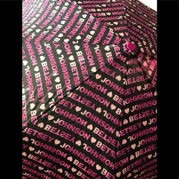 Betsey Johnson Accessories - NWT- BETSEY JOHNSON UMBRELLA